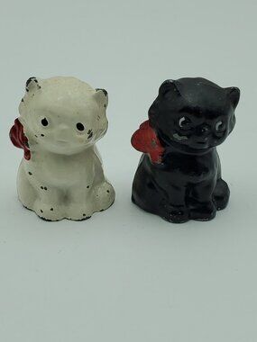 Metal Black & White Cats Salt & Pepper Shakers Small Kittens Shaker Set